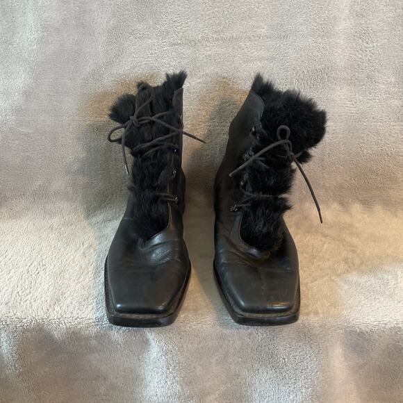 Stuart Weitzman Women's Leather and Bunny Fur Ankle Boots Black Size 9.5 - Picture 4 of 10